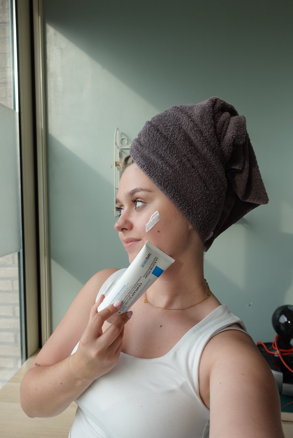 Laure brengt skincare aan